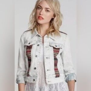 Free people Baja distressed denim jacket size 6